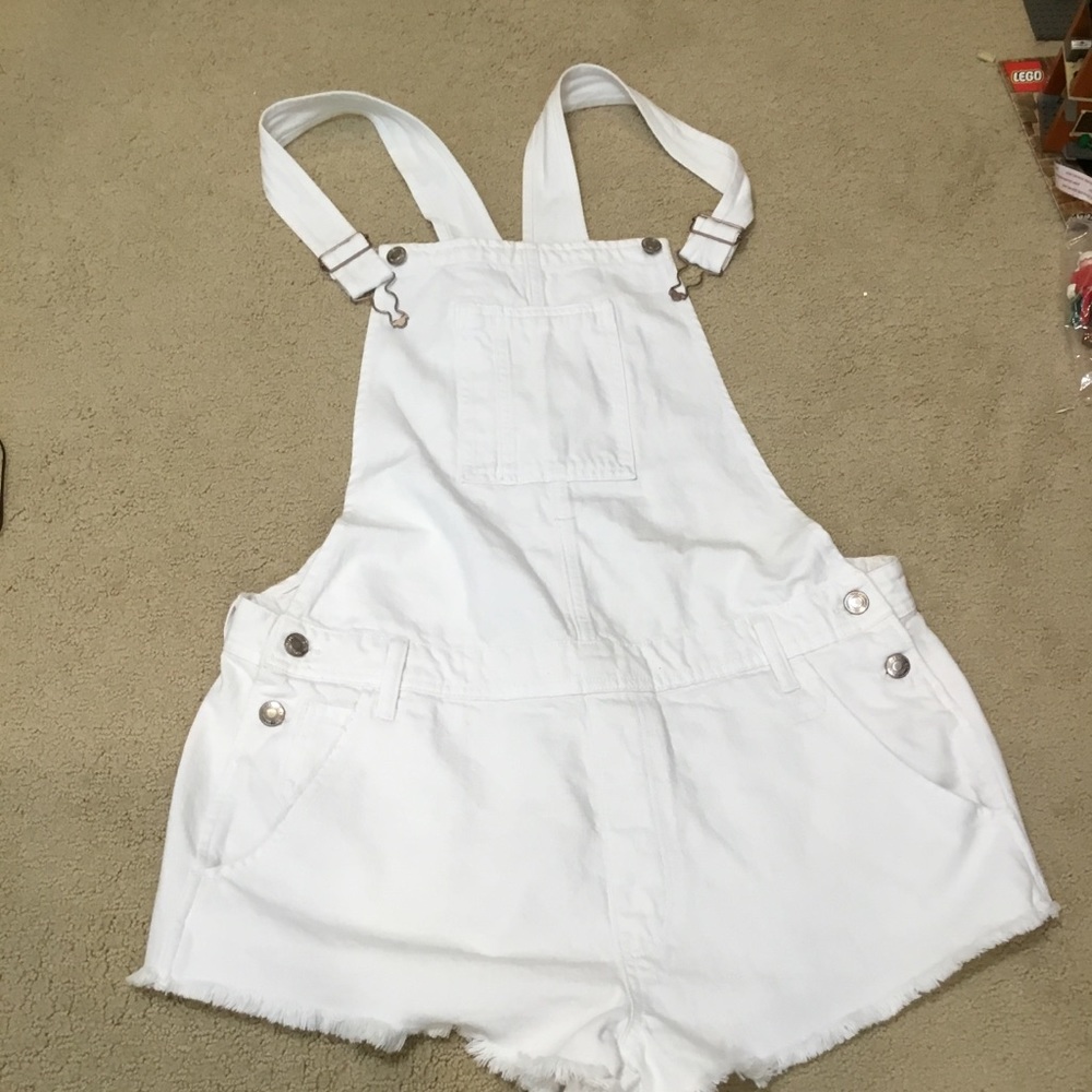 American Eagle short overalls